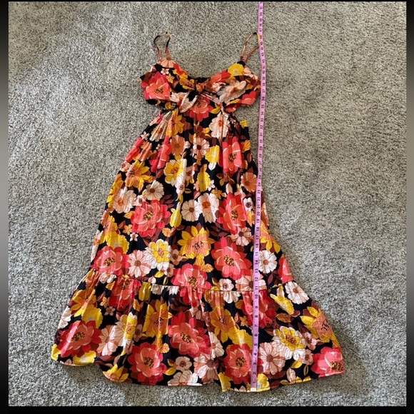 Dress Forum Los Angeles Floral Tiered Cut Out Midi/Maxi Dress 
size Large - Picture 11 of 12